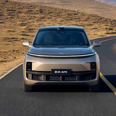 Li Auto Inc.は家族のための李L8、6座席、大きい優れたスマートなSUVおよびビジネスのベールを取る