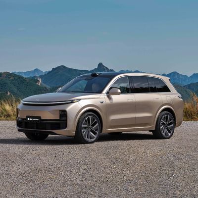 Li Auto Inc.は家族のための李L8、6座席、大きい優れたスマートなSUVおよびビジネスのベールを取る