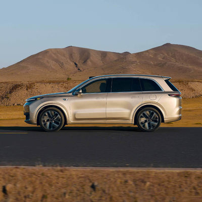 Li Auto Inc.は家族のための李L8、6座席、大きい優れたスマートなSUVおよびビジネスのベールを取る