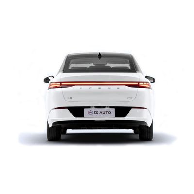 家族のための標準的なEv車のXiaopeng P5真新しい0kmエネルギー車の5座席自動車