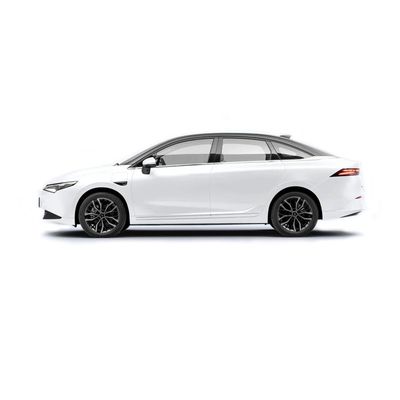 家族のための標準的なEv車のXiaopeng P5真新しい0kmエネルギー車の5座席自動車