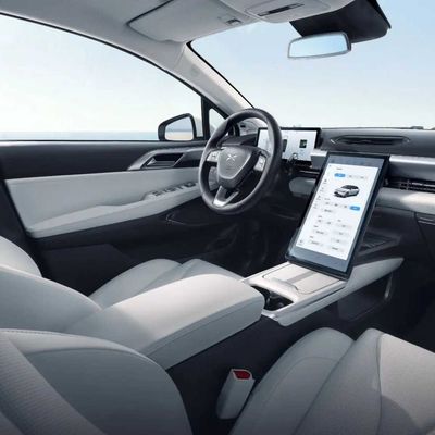 家族のための標準的なEv車のXiaopeng P5真新しい0kmエネルギー車の5座席自動車