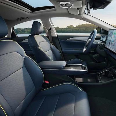 2024 中国 ジーリー ジオメトリ G6 新型電気自動車 ジーリー ジオメトリ G6 EV 自動車 高バッテリー寿命 中央制御 大画面