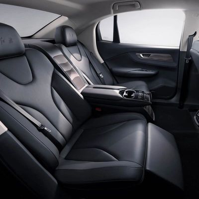 HongQi EQM5 EV車431km純粋な電気5 Seaterの中型車の高速Hongqi新しいエネルギー セダン