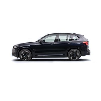 5ドア5人乗りSUV 2024 BMW Ix3 電動車 550kmの走行距離と最大トルク400Nm