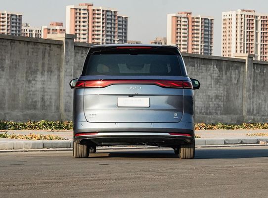 1100kmの範囲 BYD Xia MPV 5145MM 長さ ビジネスと家庭用電気自動車
