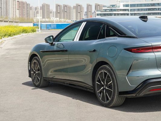 2025 パワフル ハン L BYD 電動車両 最大出力 500 KW 革のリード 1000V 高電圧高速充電