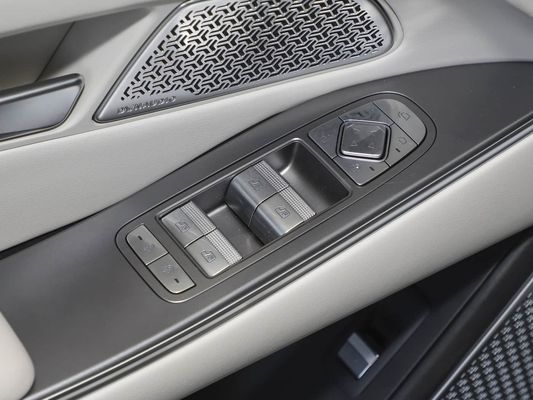 2025 パワフル ハン L BYD 電動車両 最大出力 500 KW 革のリード 1000V 高電圧高速充電