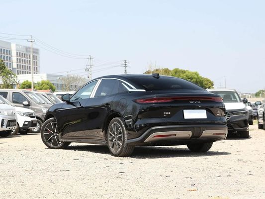 モデル 車両 601km 走行距離 83.2kWh バッテリー容量 AWD 急速充電 陽台 屋根 高電圧構造 家族にとって快適