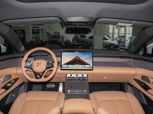 モデル 車両 601km 走行距離 83.2kWh バッテリー容量 AWD 急速充電 陽台 屋根 高電圧構造 家族にとって快適