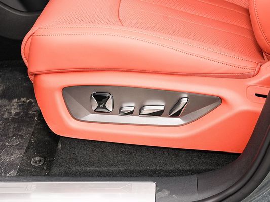 2025 BYD パフォーマンスのための新型電気自動車 Tang L 810kW パワー AWD 急速充電 1000w/h 600km 走行距離 長距離 7席 屋根付き