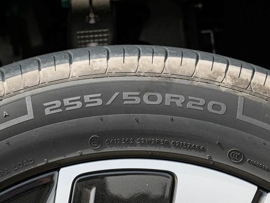 新作 熱売り BYD EVカー 2025 モデル 100.5 KWh バッテリー容量 急速充電 0.1 時間 670KM 長距離 500kW パワー 電動車 家族 7人座席のスペースが大きい