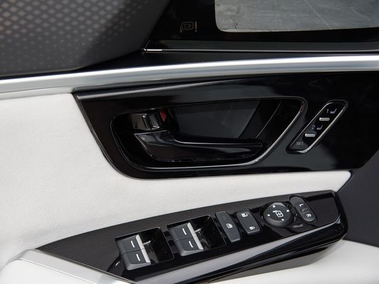 350kWのモーターパワー 全電動SUV ホンダS7 ロングレンジ 650km 急速充電EV 新品 熱売り 家庭用 屋根付き