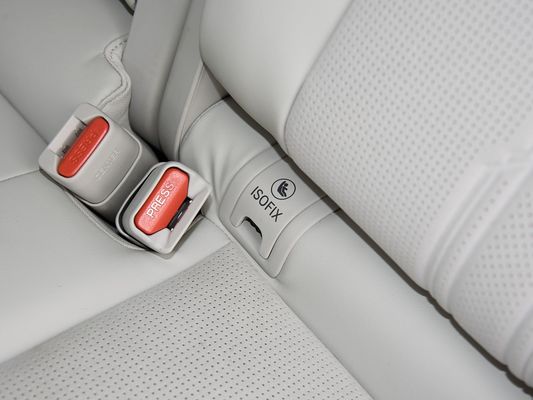 350kWのモーターパワー 全電動SUV ホンダS7 ロングレンジ 650km 急速充電EV 新品 熱売り 家庭用 屋根付き