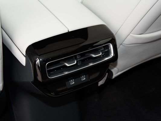 350kWのモーターパワー 全電動SUV ホンダS7 ロングレンジ 650km 急速充電EV 新品 熱売り 家庭用 屋根付き