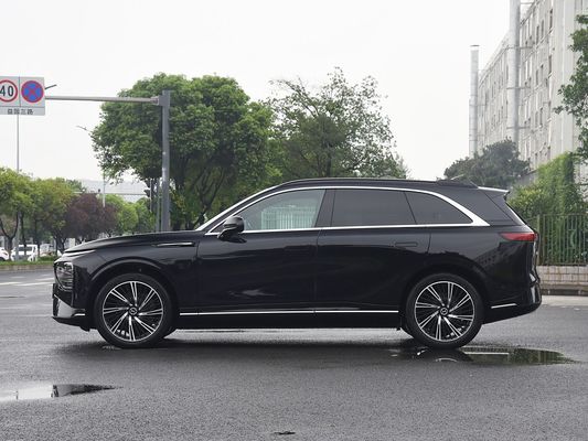 2025 Xpeng G9 全電動SUV 93.1kWh バッテリー容量 423kW マックスモーターパワー 680km 長距離,太陽屋根付き高速充電