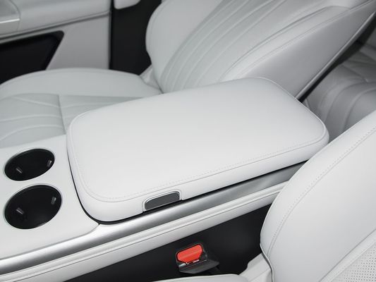 2025 Xpeng G9 全電動SUV 93.1kWh バッテリー容量 423kW マックスモーターパワー 680km 長距離,太陽屋根付き高速充電