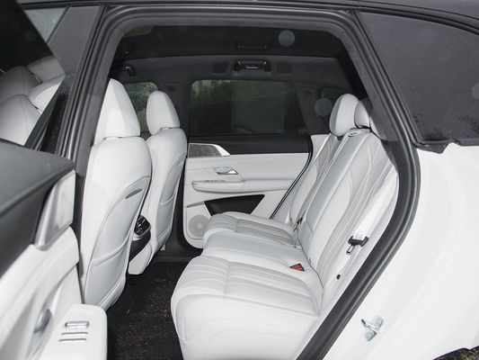 2025 Xpeng G9 全電動SUV 93.1kWh バッテリー容量 423kW マックスモーターパワー 680km 長距離,太陽屋根付き高速充電