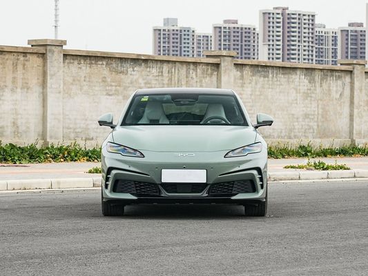 2025 BYD 電気自動車シール 06GT 0.33 Hrs の急速充電時間とパフォーマンス ロングレンジ 550KM 家族のための太陽屋根付きの大きなバッテリー