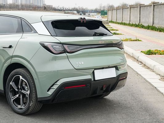 2025 BYD 電気自動車シール 06GT 0.33 Hrs の急速充電時間とパフォーマンス ロングレンジ 550KM 家族のための太陽屋根付きの大きなバッテリー