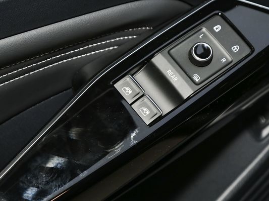 2025 VW ID4 新モデル 最良オファー 電気自動車 熱売り EV フォルクスワゴン 601km 走行距離 0.67hr 充電時間