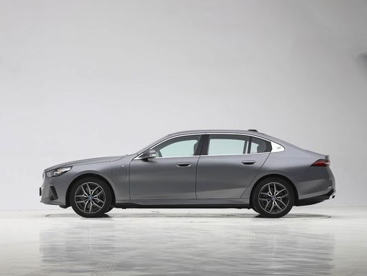 新型BMW I5 eDrive 2025 熱売 電気自動車 走行距離700km以上 EV 急速充電 リムジン セダン